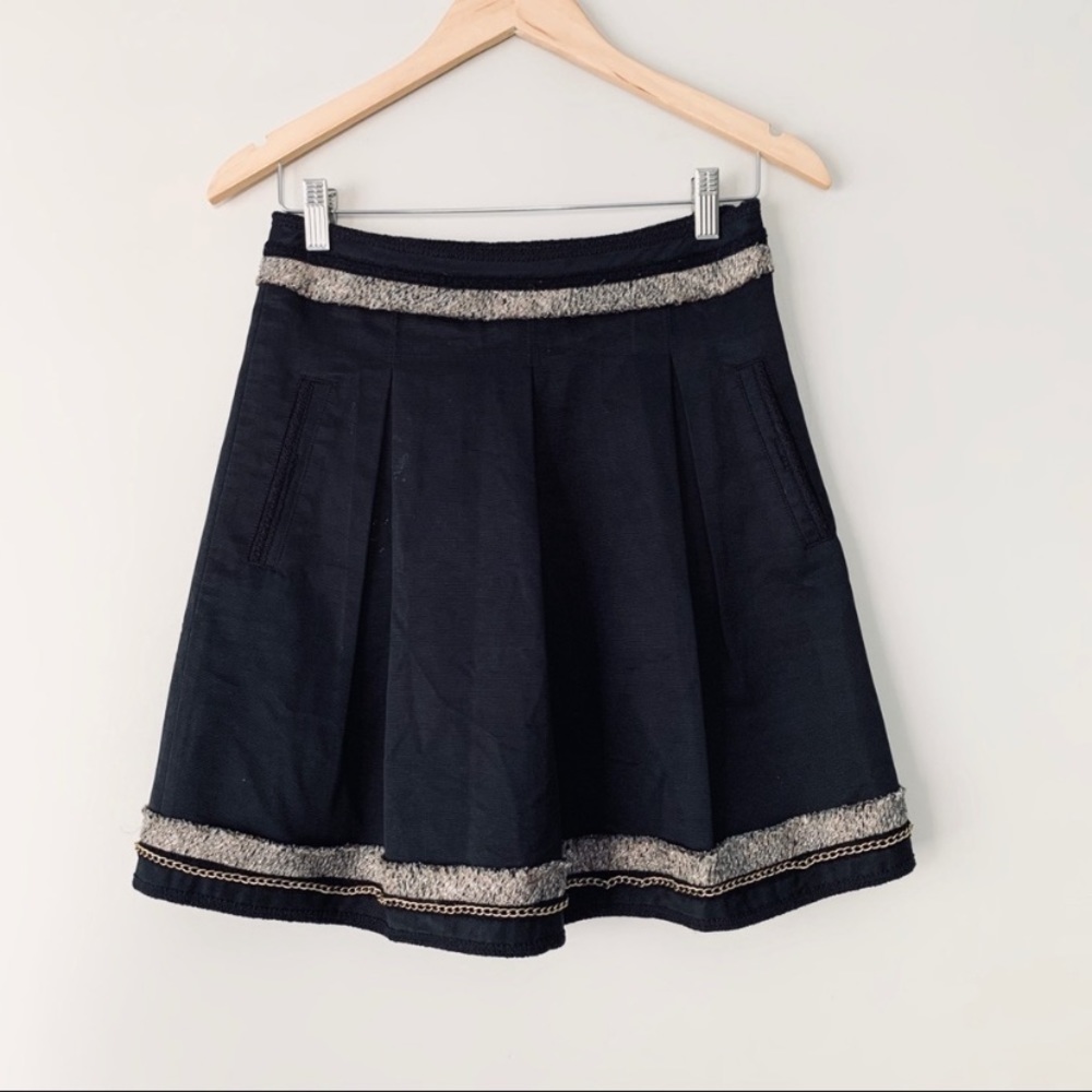 BCBG maxazaria pleated black skirt with tweed hem and chain